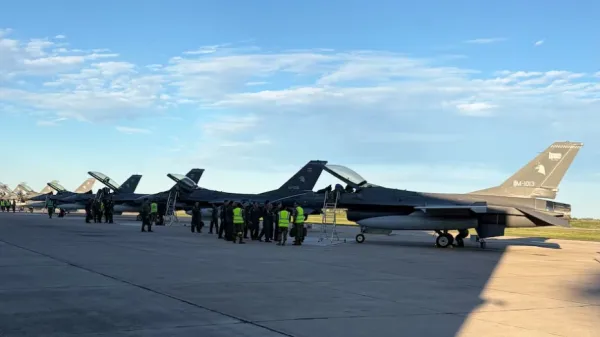 Córdoba recibió los seis cazas F-16, comprados a Dinamarca