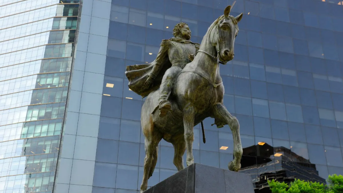Emplazaron en Buenos Aires la estatua ecuestre del Brigadier General Bustos