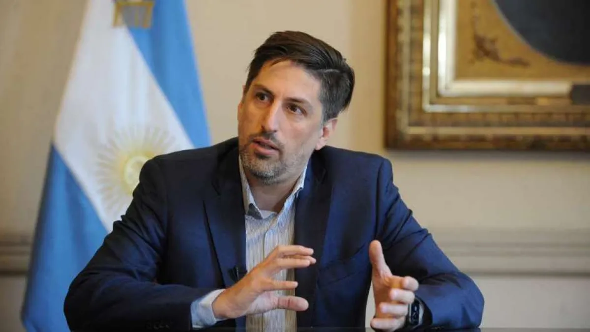 Trotta anunció que vuelven las clases presenciales en agosto