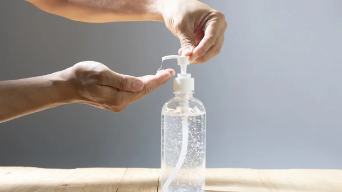 La ANMAT prohibió la venta de un alcohol etílico y otro en gel