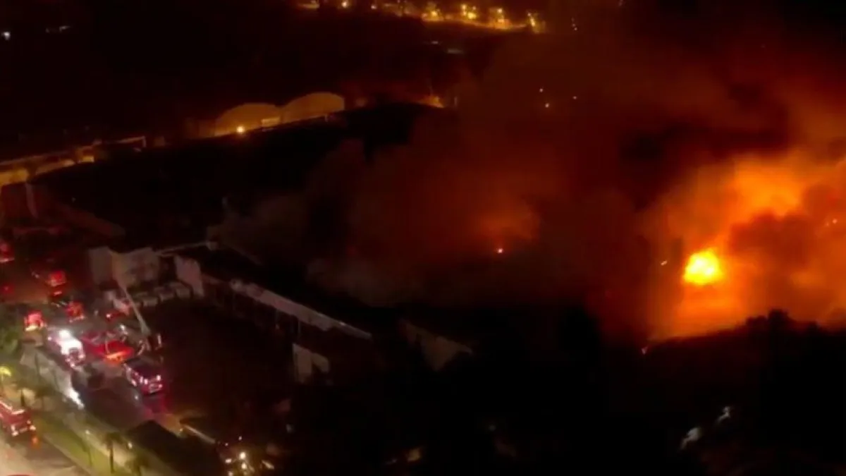 Voraz incendio en una planta panificadora de San Fernando