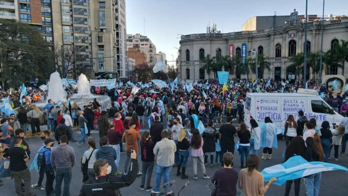 Protestas contra la cuarentena en varias ciudades del país
