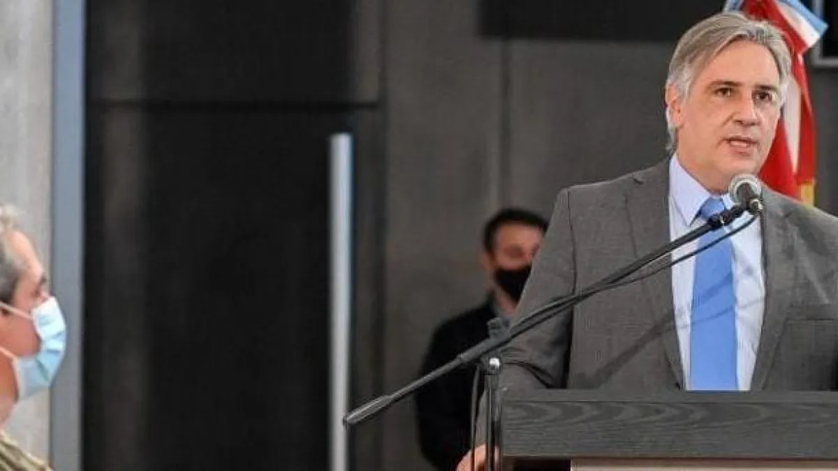Llaryora promulgó la ordenanza que exime de tasas a los excombatientes de Malvinas