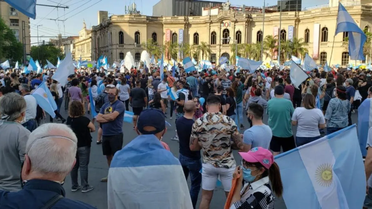 Marcha contra las restricciones: buscan identificar a los manifestantes en Córdoba
