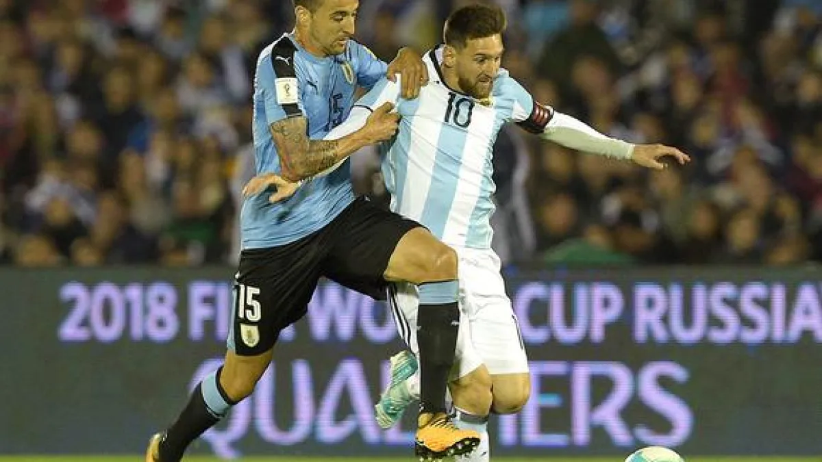 Argentina enfrenta a Uruguay en una nueva edición del clásico del Río de la Plata