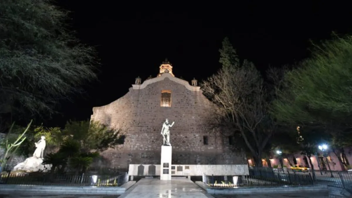 El Municipio revaloriza la Plazoleta del Fundador con nueva luminaria