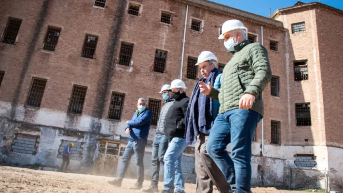 Avanza la obra del parque abierto en la ex cárcel de Encausados, en barrio Güemes
