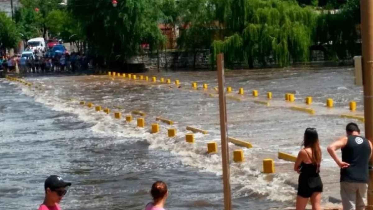Una mujer murió tras ser arrastrada por el río en Mina Clavero
