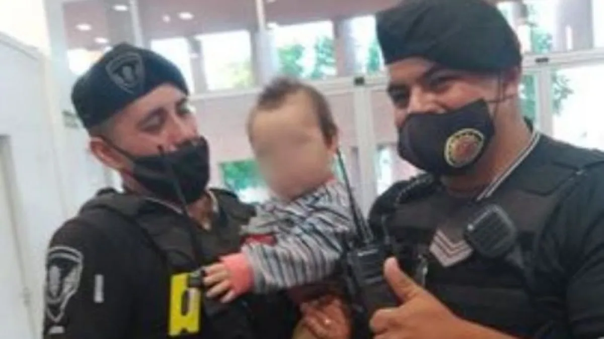 Policías de Córdoba salvaron a un niño en Villa El Libertador