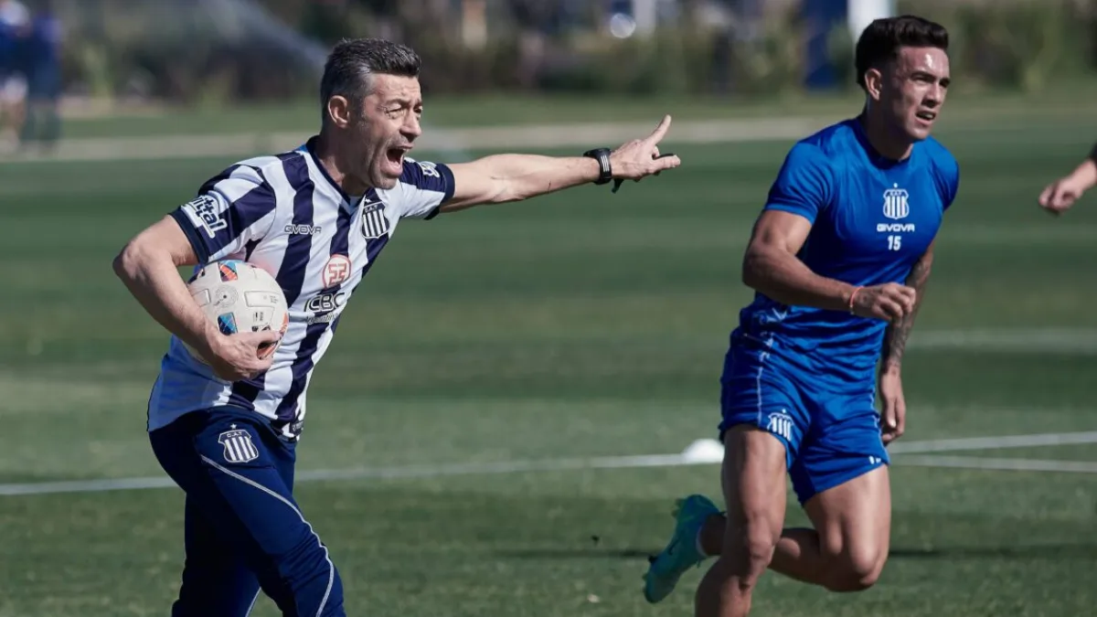 Caixinha tuvo su primera práctica frente al plantel Albiazul