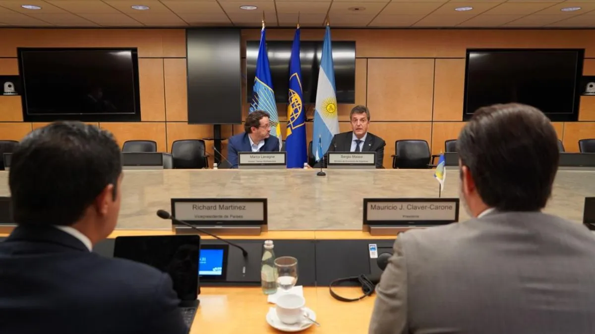Massa anunció en Washington apoyo financiero del BID