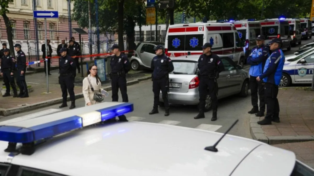 Un alumno mató a nueve personas en una escuela de Belgrado