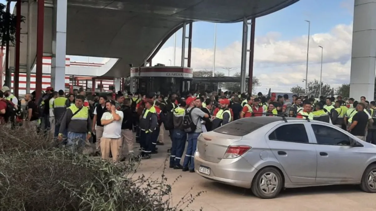 Trabajadores de Coca Cola-Córdoba realizan un paro por tiempo indeterminado