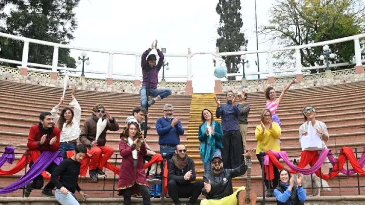 Llega el "Griego Circo" con más de 30 artistas en escena