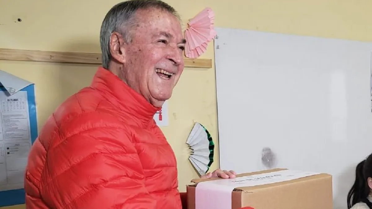 El gobernador Schiaretti votó y dijo que se elige "a la persona que tiene el contacto más directo con los vecinos"