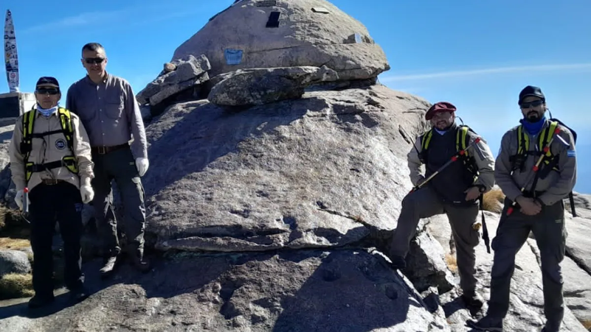 La Secretaría de Ambiente restauró las piedras vandalizadas del cerro Champaquí