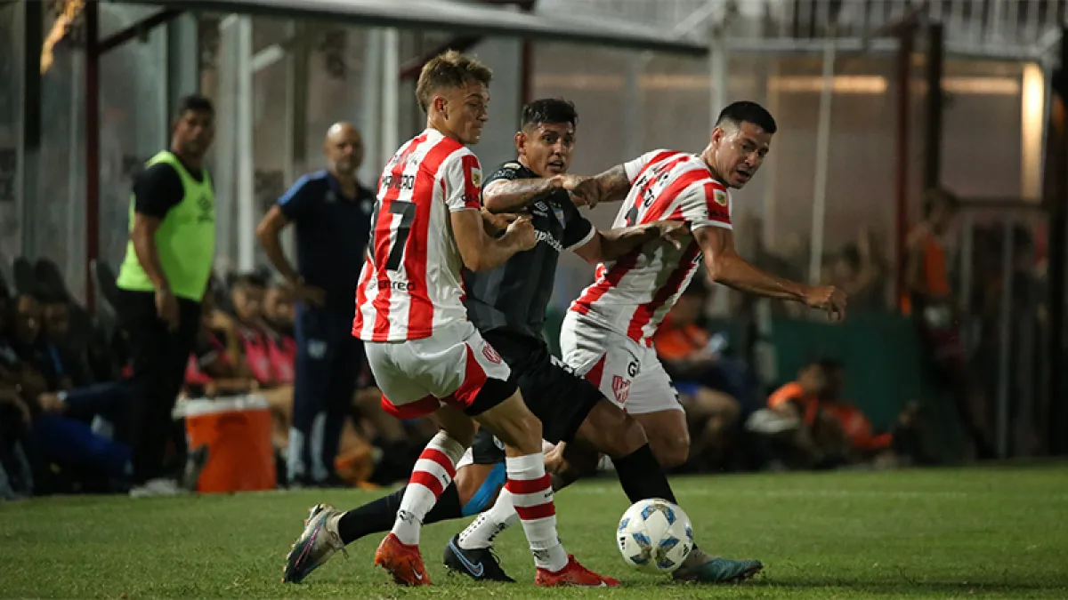 Instituto goleó a Atlético de Tucumán por la Copa de la Liga