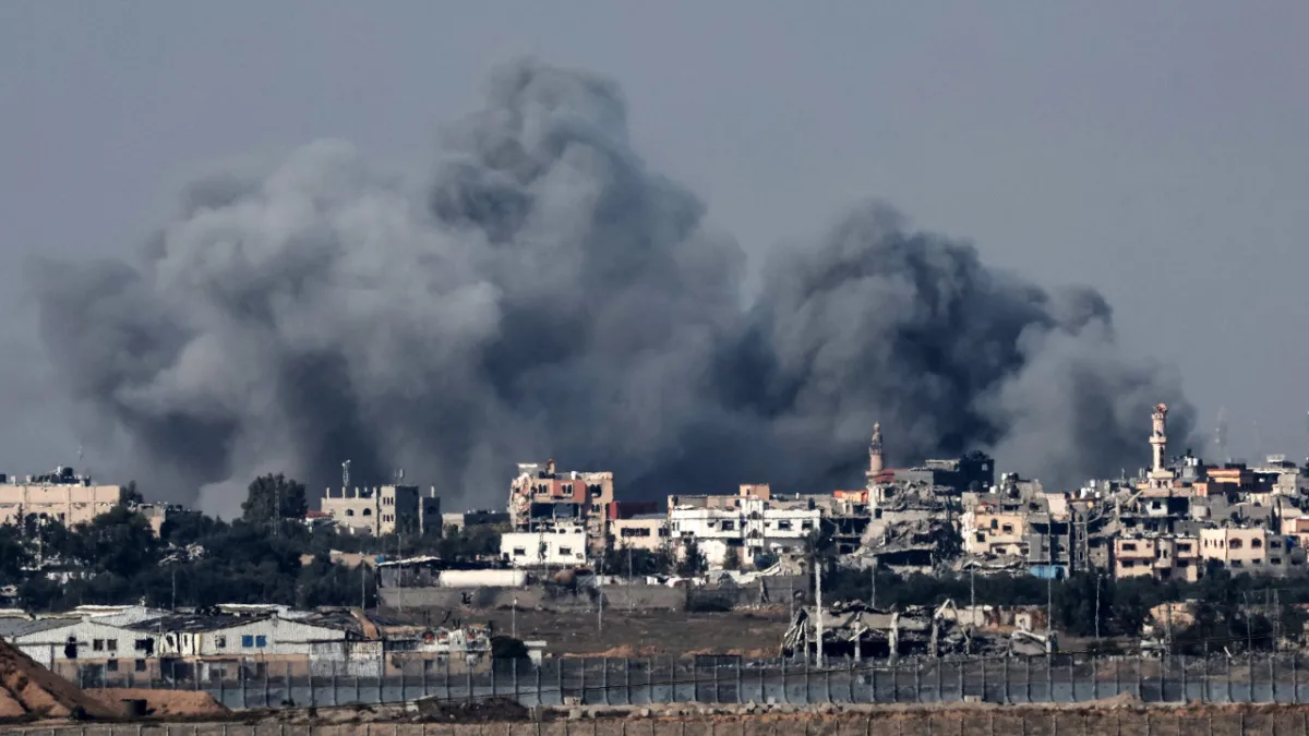 Israel y Hamas siguen los combates mientras analizan una nueva tregua