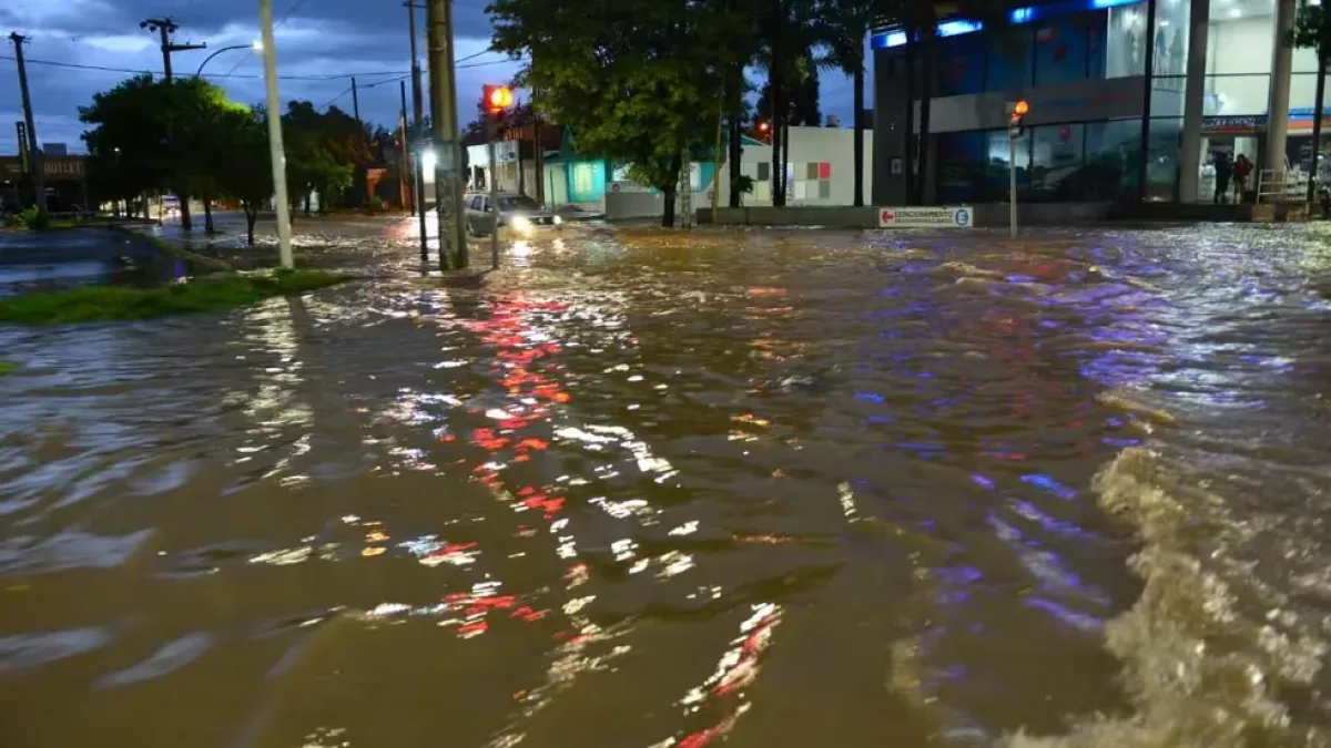 La tormenta en Córdoba ocasionó cortes de electricidad, calles inundadas y evacuados