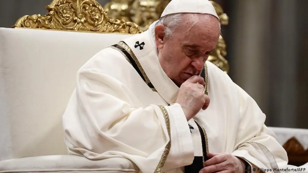 El papa Francisco fue trasladado a un hospital por un cuadro gripal