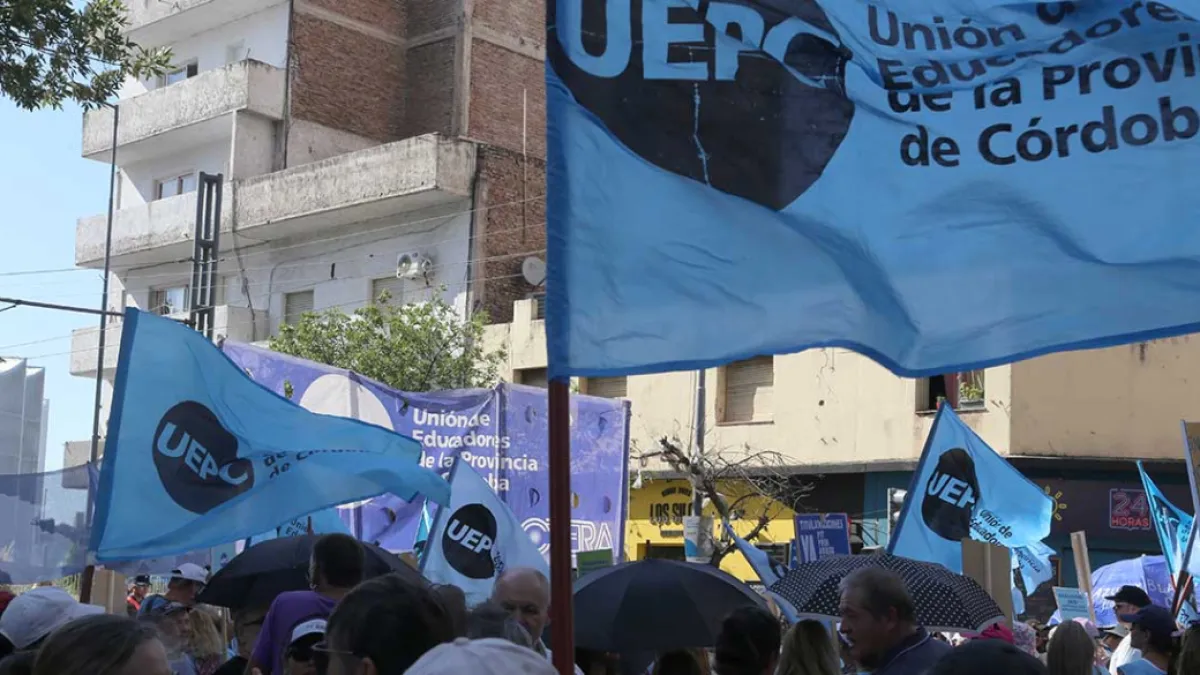 Paro docente en Córdoba en reclamo salarial