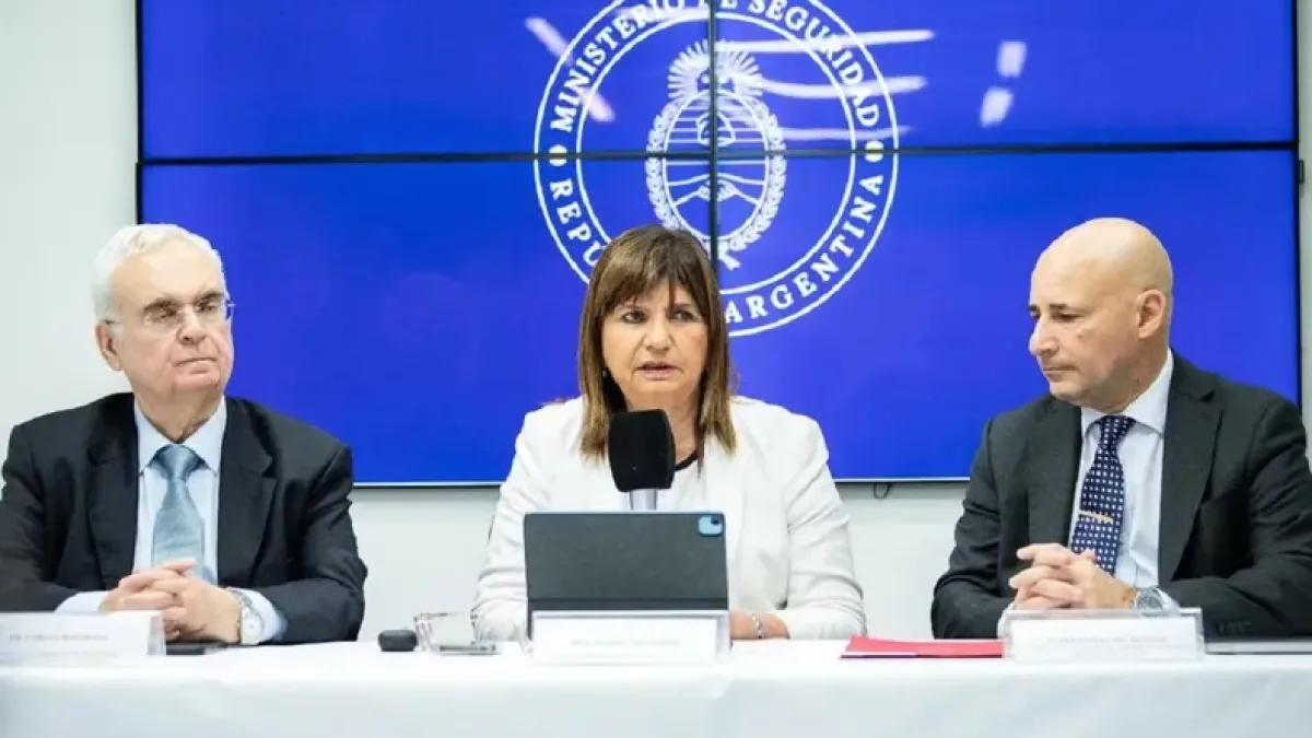 Bullrich presentó el reglamento para el uso de armas de fuego de las fuerzas federales