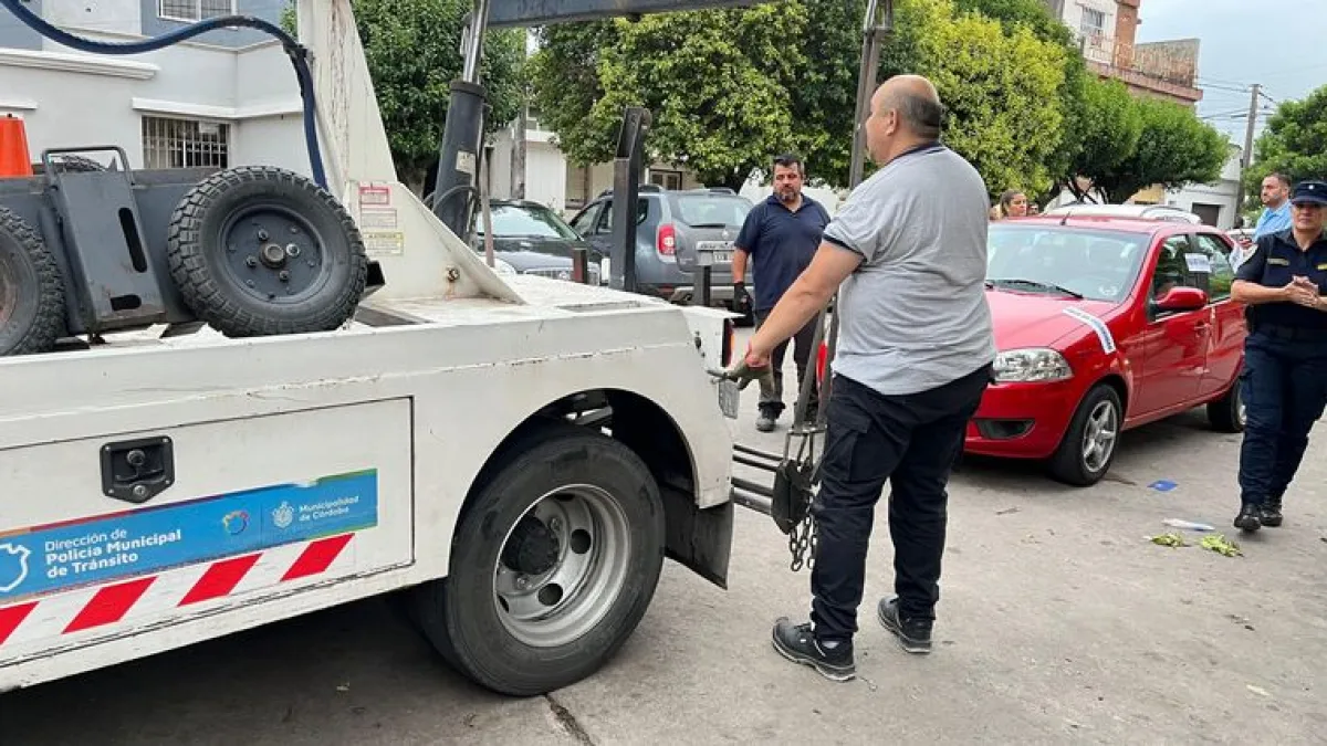 Detuvieron a seis naranjitas por cobro ilegal en el show de Luis Miguel