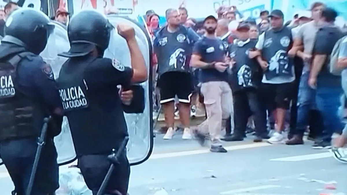 Incidentes y tensión con la policía en Puente Saavedra y Pueyrredón