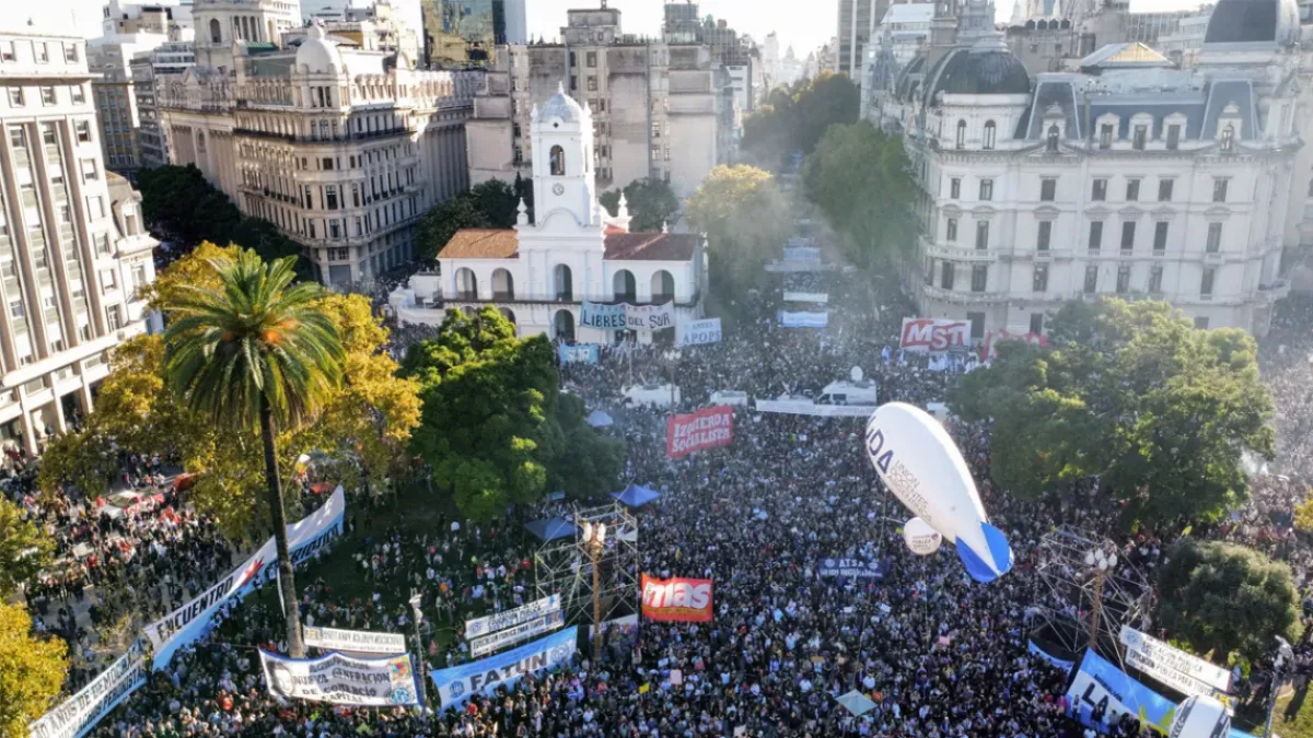 Masiva marcha universitaria: unas 800 mil personas se movilizaron en defensa de la educación pública