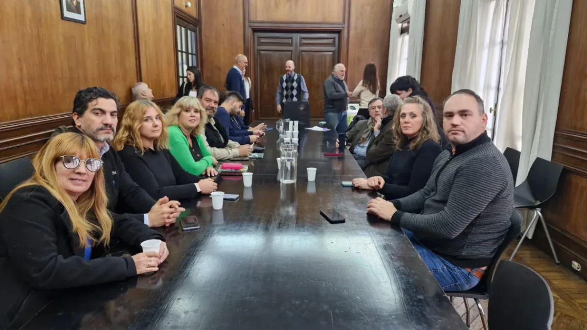 Milei definió un aumento del 9,1% para los estatales nacionales, con rechazo de ATE