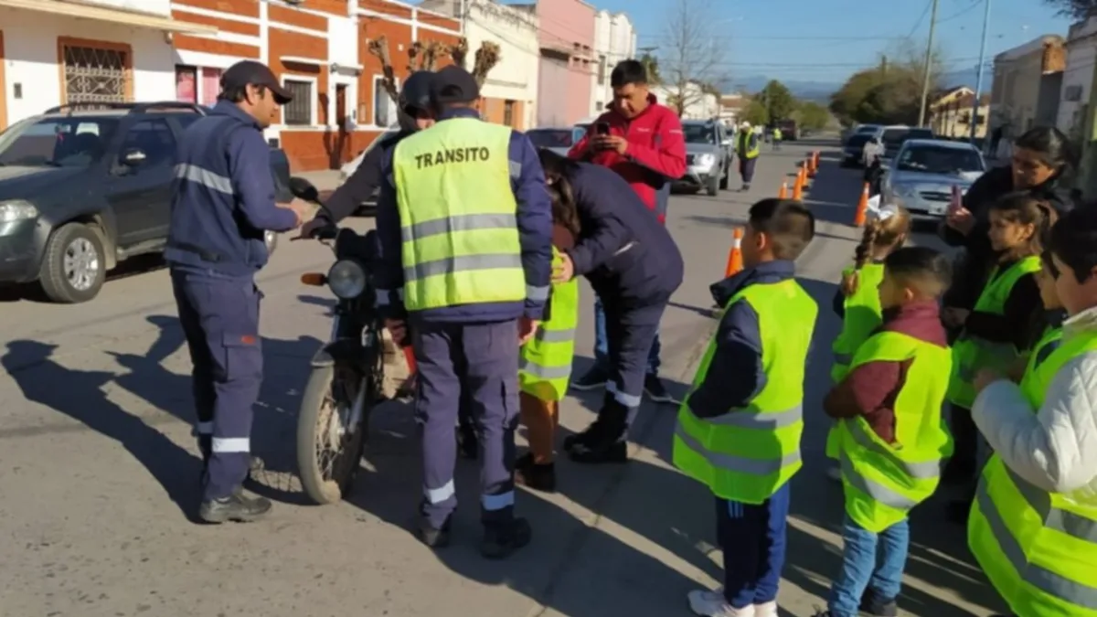 Córdoba capital: proponen reducir la velocidad en zonas de escuelas, clubes y plazas a 20 kilómetros por hora