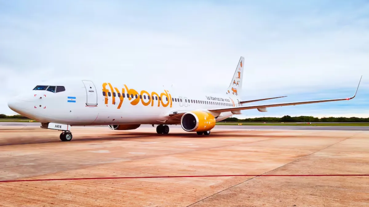 Demandan a Flybondi por cancelaciones de vuelos y múltiples reclamos de pasajeros