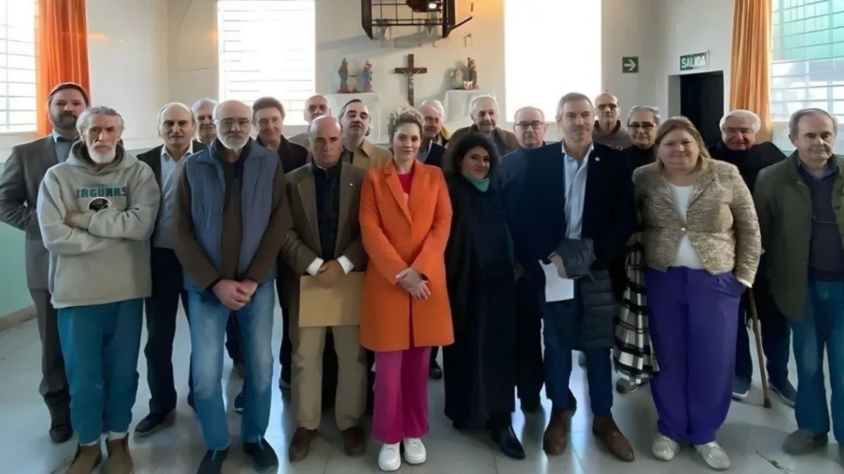 Salió a la luz la foto de la visita de diputados de LLA a represores presos en la cárcel de Ezeiza