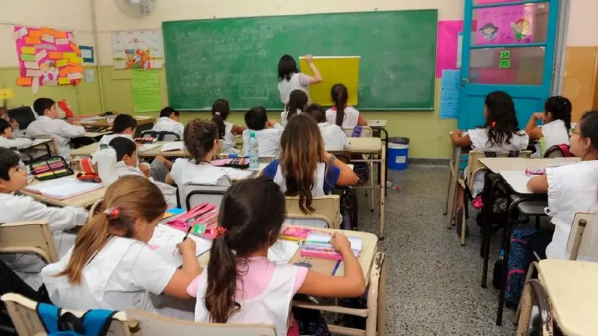 El Gobierno fijó el nuevo salario mínimo docente, sin acuerdo con los gremios