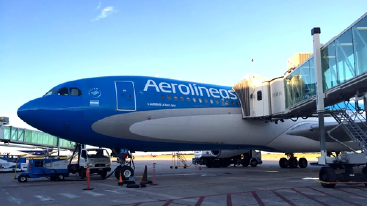 Paro de aeronavegantes y pilotos afecta planes de vuelo