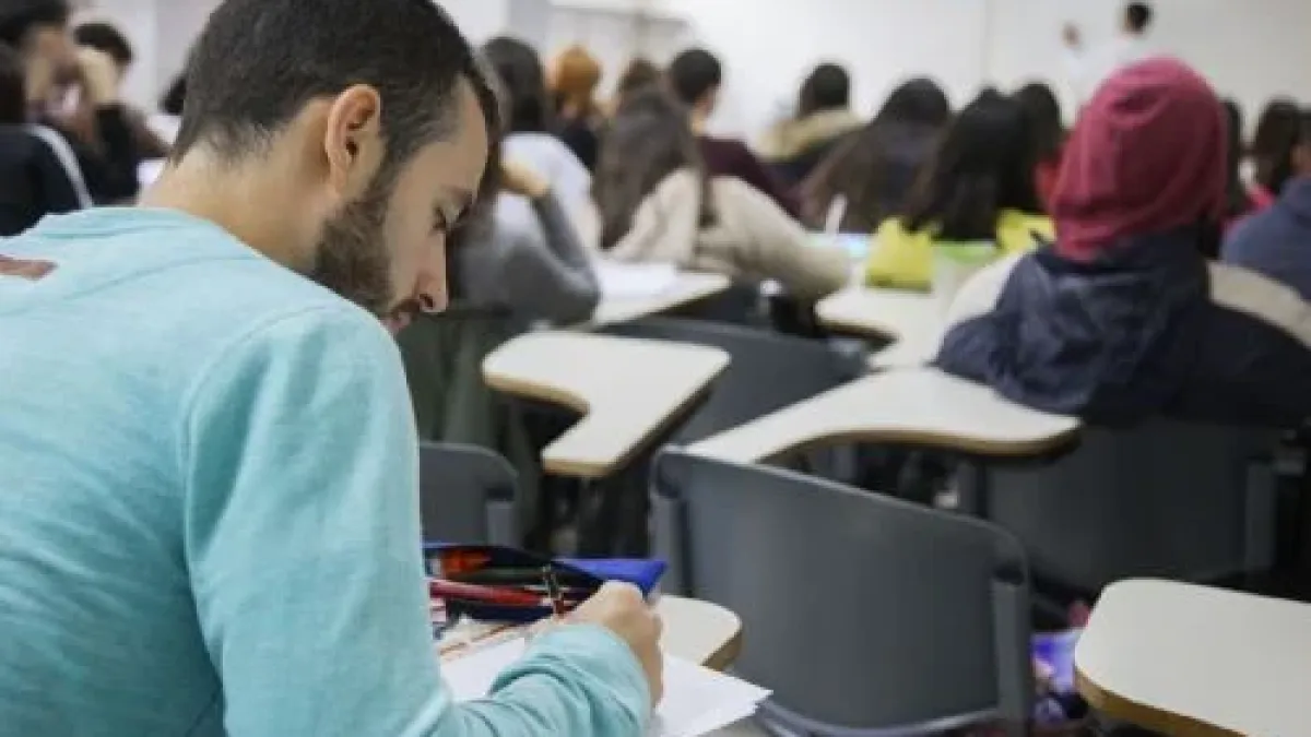 El Gobierno reglamentará aranceles a extranjeros no residentes en las universidades públicas