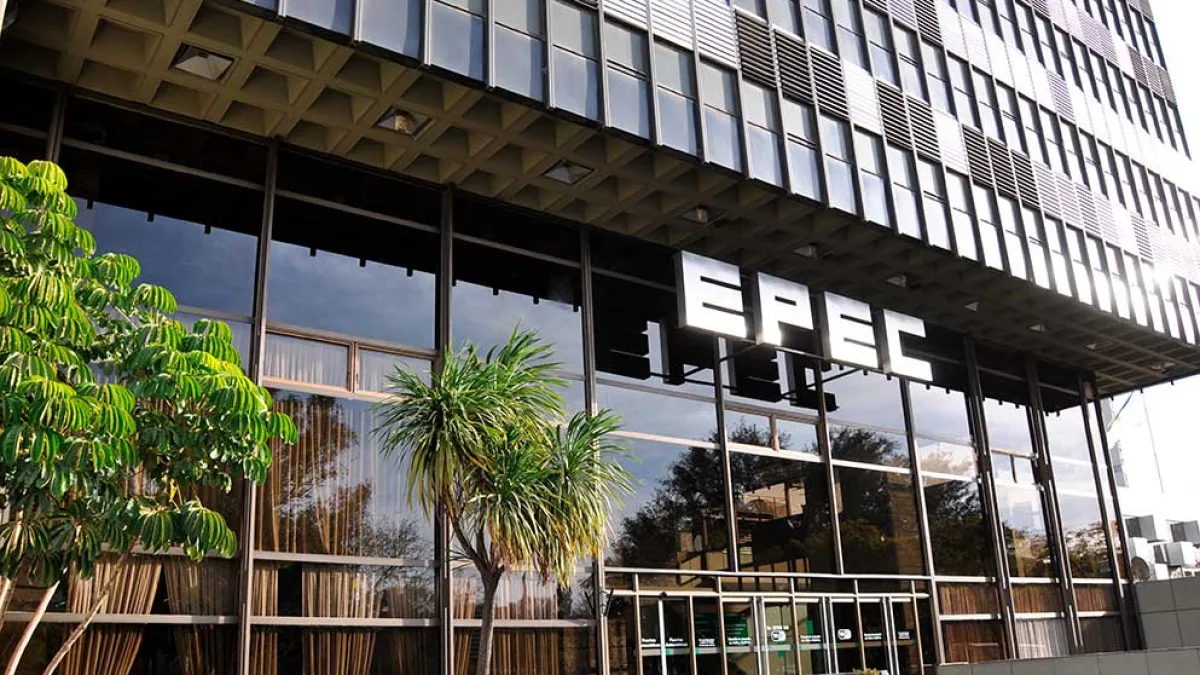 Llaryora firmó un decreto para convertir a Epec en sociedad anónima