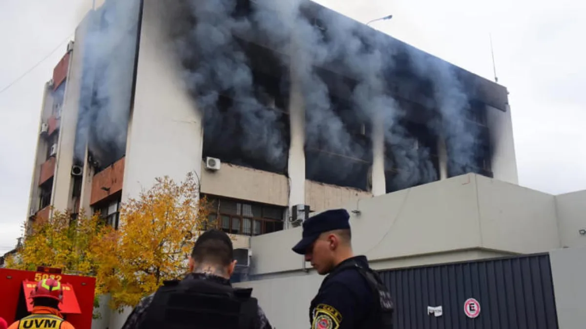 Incendio en la sede de Apross: el oficialismo rechazó todos los pedidos de investigación