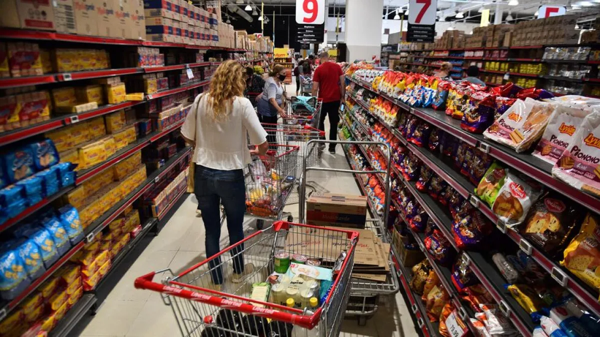 El Gobierno negocia con supermercados para evitar subas desmedidas