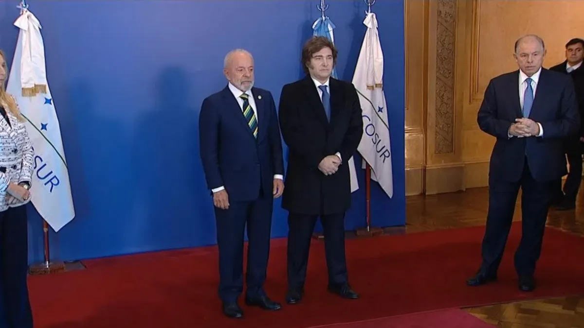 Cordial y distante: así fue el saludo de Milei y Lula en la Cumbre del Mercosur