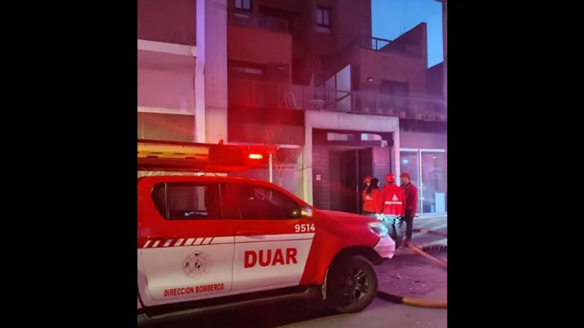 Un incendio generó alarma en un edificio de barrio Alberdi