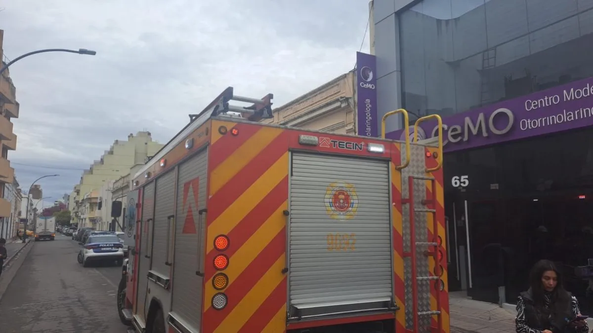 Evacuaron un centro médico por incendio en Córdoba