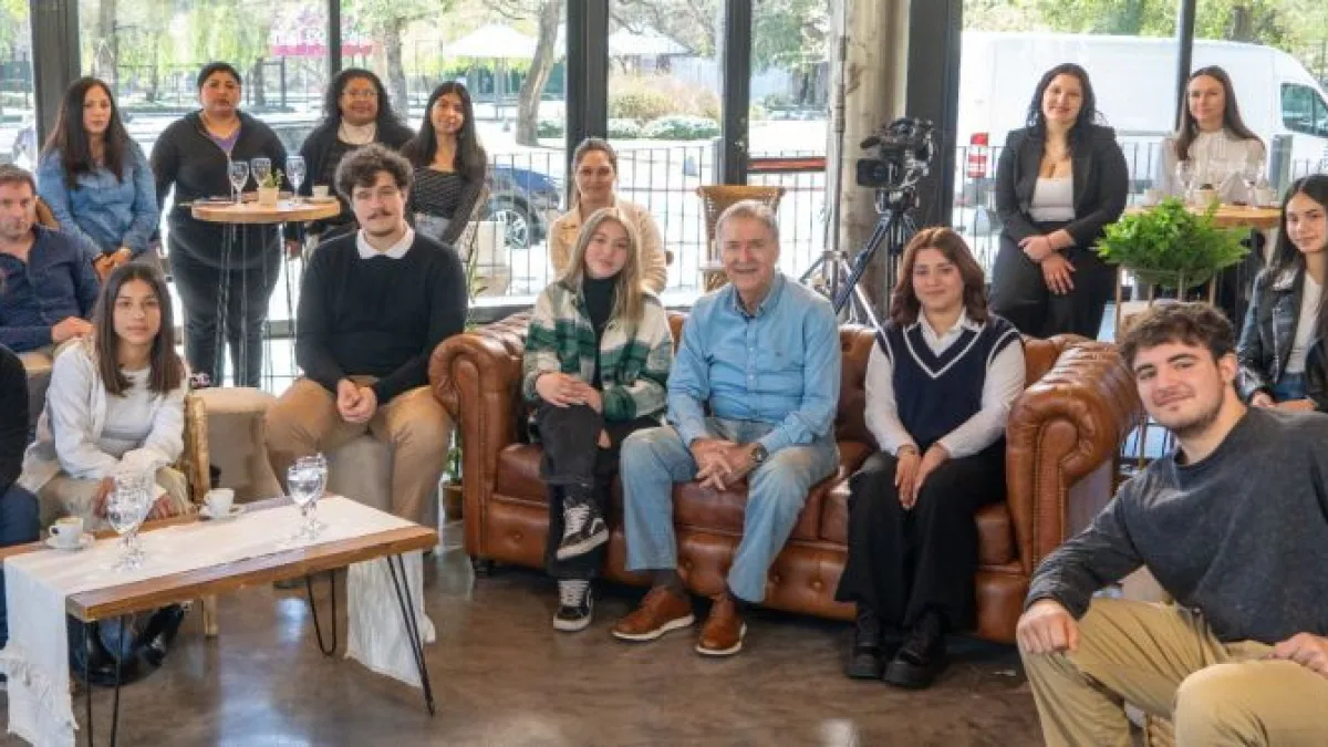 Schiaretti, ante jóvenes: "Concentren su energía en lo que hacen y sigan sus convicciones con esfuerzo"