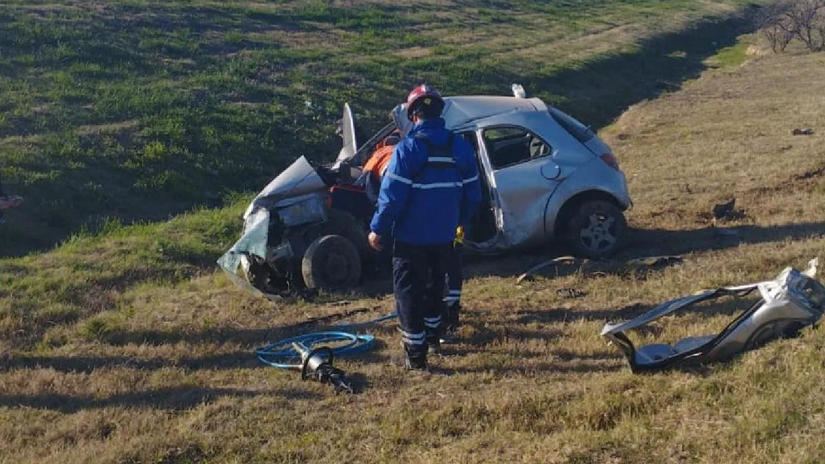 Siniestro fatal: una automovilista chocó de frente contra un camión y murió