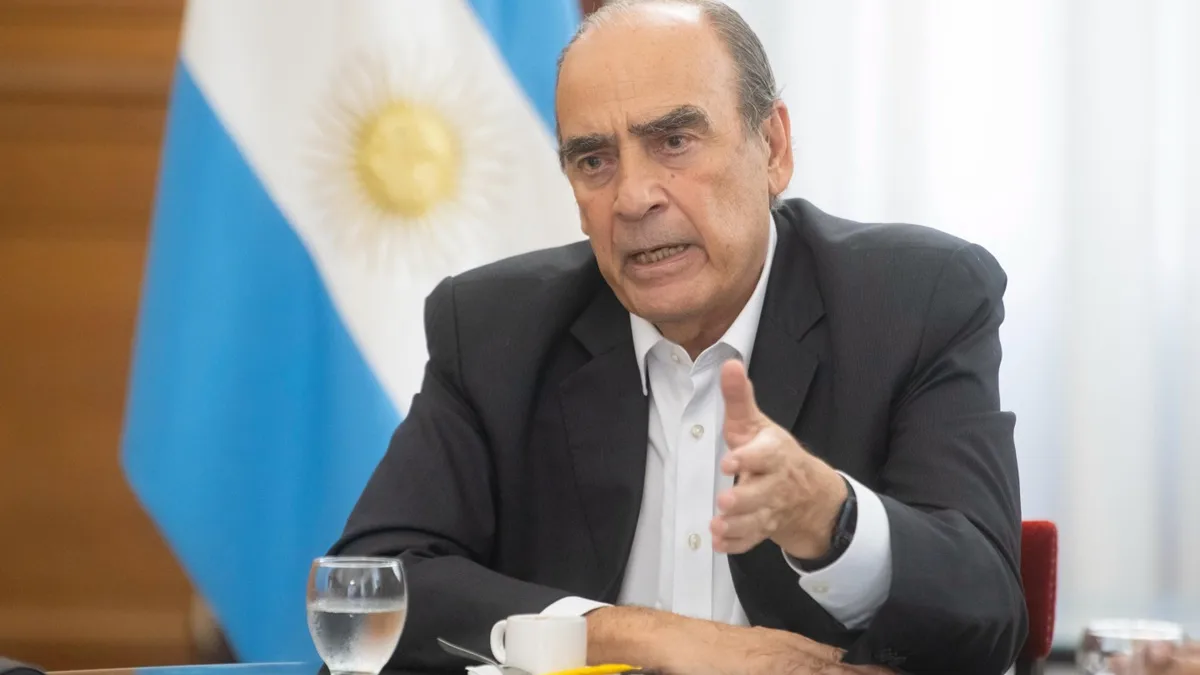 Francos sostuvo que en la Argentina "tenemos que hacer un esfuerzo" para convertirla "en un país serio"