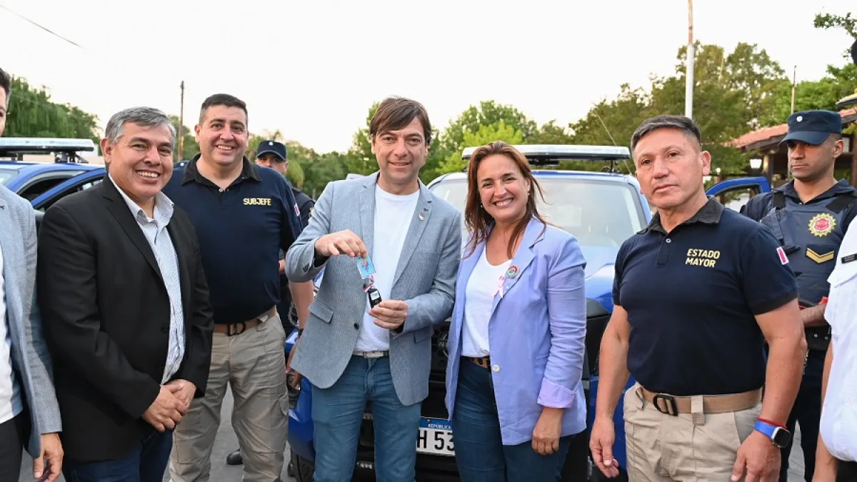 Prunotto presidió la entrega de móviles policiales en San Carlos Minas