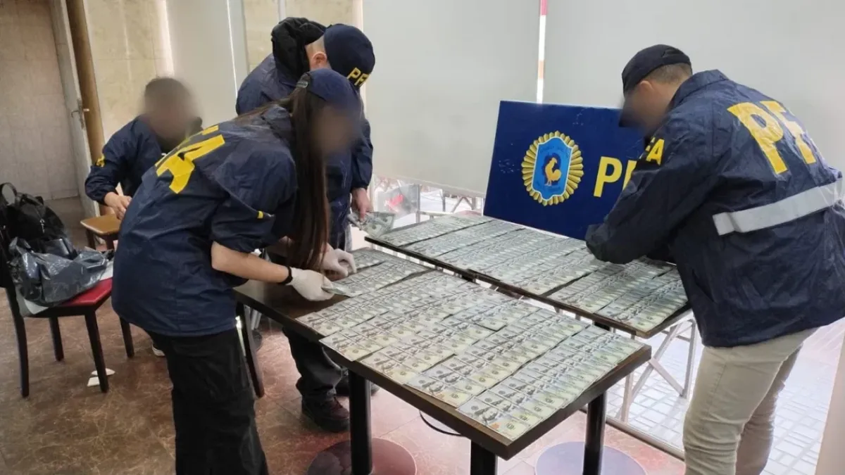 Cayó una banda internacional que falsificaba dólares