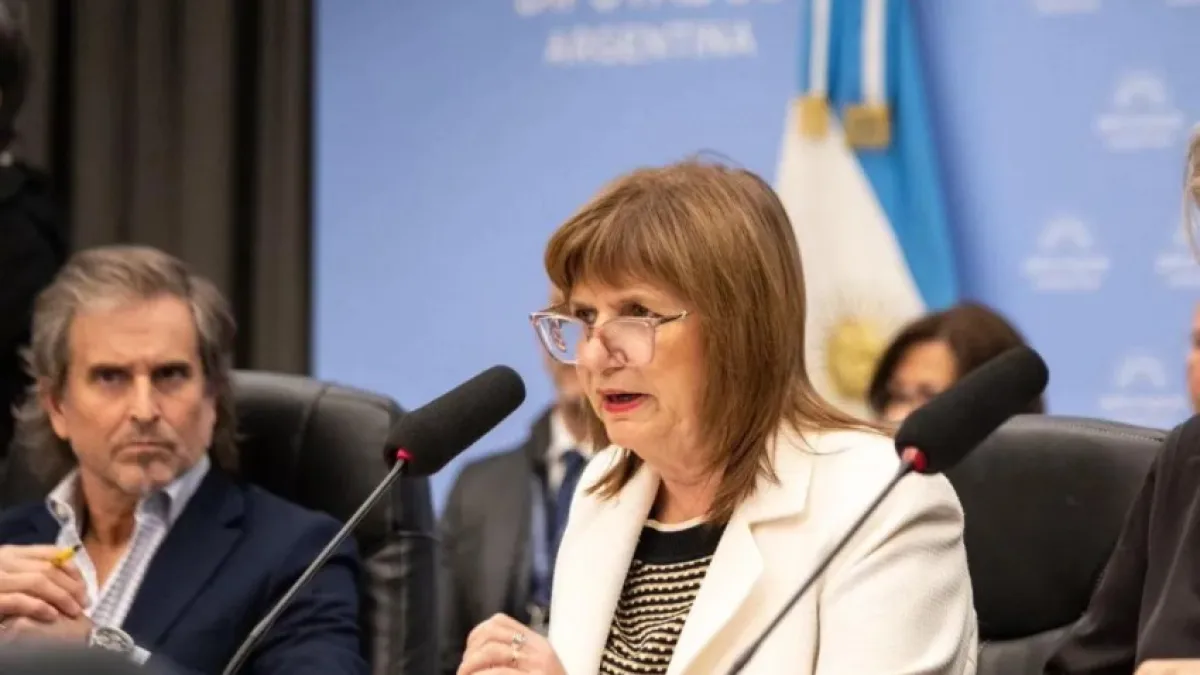 Bullrich calificó de "retrógrada" a la AFA y señaló que la analizará desde el Senado