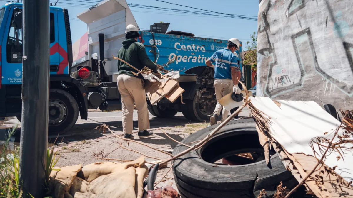 El Operativo Ambiental contra el dengue continúa recorriendo los barrios de la ciudad