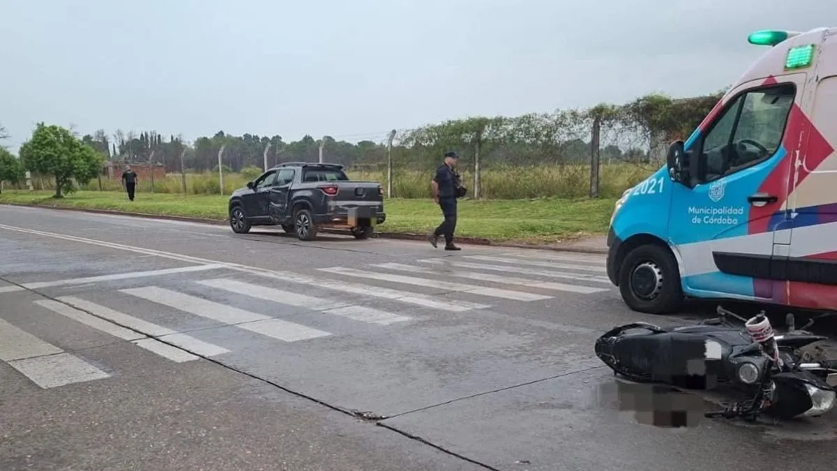 Tragedia vial en Córdoba: un motociclista murió tras ser atropellado por un camión